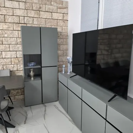 Apartment In Armil Peraía